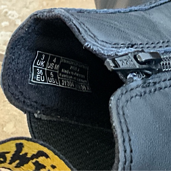 Dr. Martens Youth Softly T Chelsea Boots - Picture 6 of 6